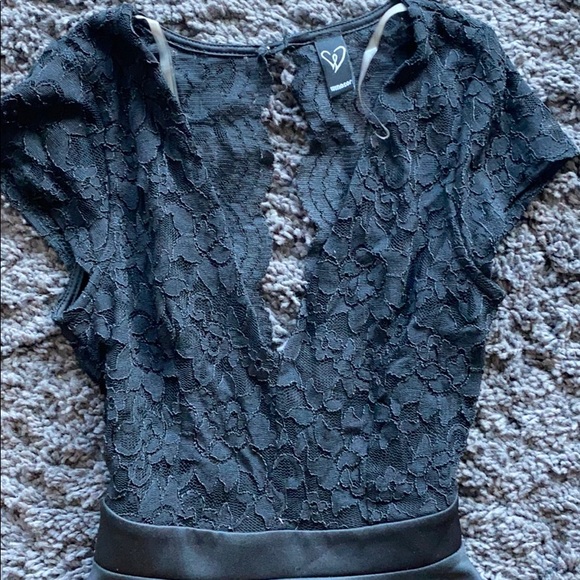 Black Mini Windsor Dress ! ✨ - Picture 2 of 7